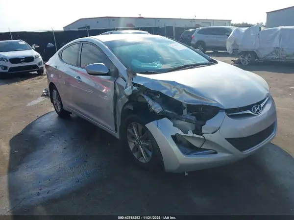 5NPDH4AE1GH713157 2016 HYUNDAI ELANTRA - Image 1