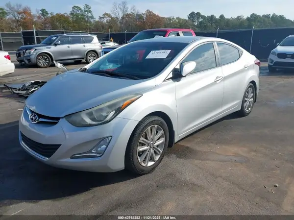 5NPDH4AE1GH713157 2016 HYUNDAI ELANTRA - Image 2
