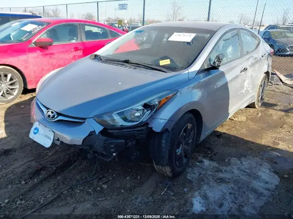 5NPDH4AE1GH713756 2016 HYUNDAI ELANTRA - Image 2