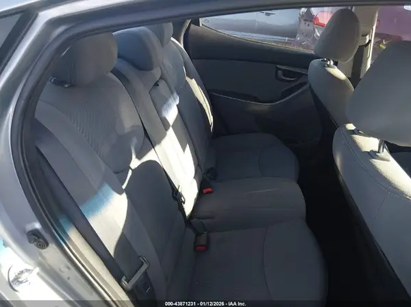 5NPDH4AE1GH713756 2016 HYUNDAI ELANTRA - Image 8