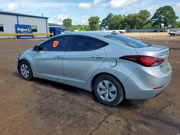 5NPDH4AE1GH715779 2016 HYUNDAI ELANTRA - Image 2