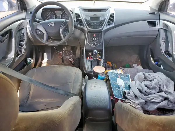 5NPDH4AE1GH715779 2016 HYUNDAI ELANTRA - Image 8