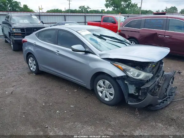 5NPDH4AE1GH715927 2016 HYUNDAI ELANTRA - Image 1