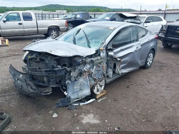 5NPDH4AE1GH715927 2016 HYUNDAI ELANTRA - Image 2