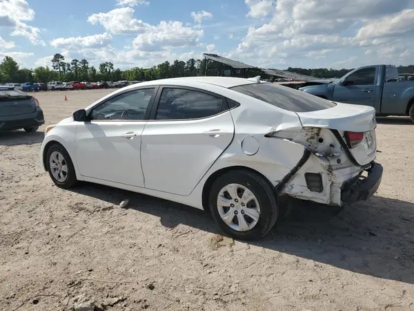 5NPDH4AE1GH716026 2016 HYUNDAI ELANTRA - Image 2