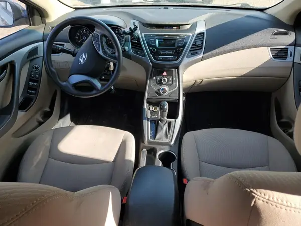 5NPDH4AE1GH716883 2016 HYUNDAI ELANTRA - Image 8