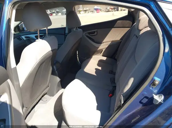 5NPDH4AE1GH717001 2016 HYUNDAI ELANTRA - Image 8
