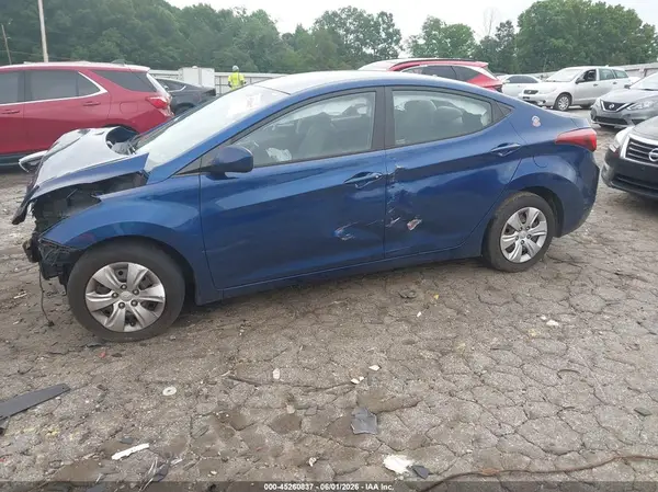 5NPDH4AE1GH717290 2016 HYUNDAI ELANTRA - Image 2
