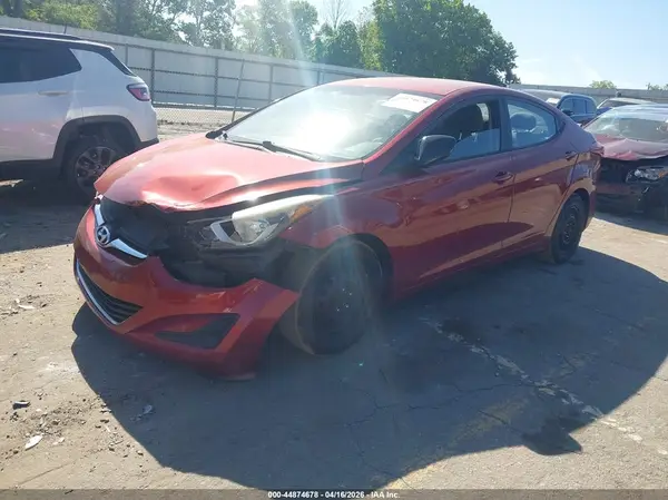 5NPDH4AE1GH717774 2016 HYUNDAI ELANTRA - Image 2