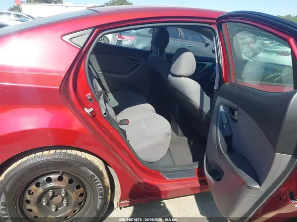 5NPDH4AE1GH717774 2016 HYUNDAI ELANTRA - Image 8