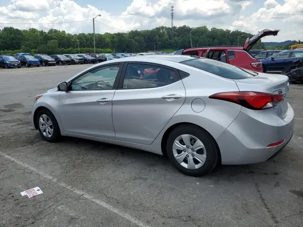 5NPDH4AE1GH718858 2016 HYUNDAI ELANTRA - Image 2
