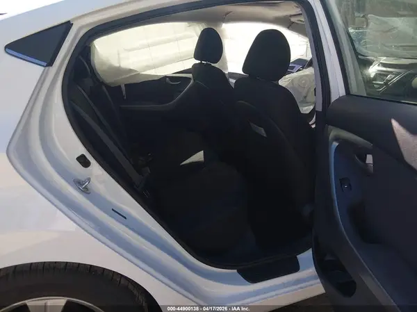 5NPDH4AE1GH723719 2016 HYUNDAI ELANTRA - Image 8