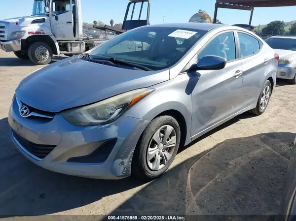 5NPDH4AE1GH724739 2016 HYUNDAI ELANTRA - Image 2