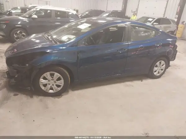 5NPDH4AE1GH726605 2016 HYUNDAI ELANTRA - Image 2