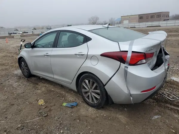 5NPDH4AE1GH728029 2016 HYUNDAI ELANTRA - Image 2