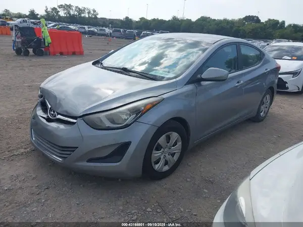 5NPDH4AE1GH729181 2016 HYUNDAI ELANTRA - Image 2