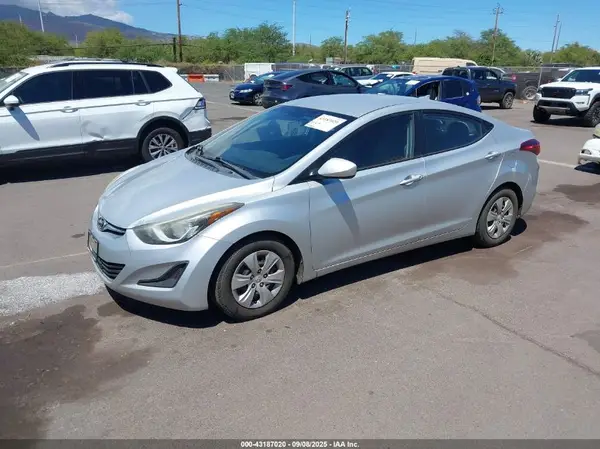 5NPDH4AE1GH730282 2016 HYUNDAI ELANTRA - Image 2