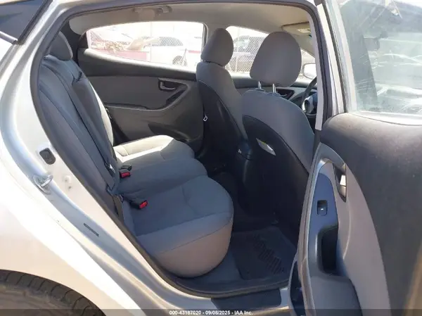 5NPDH4AE1GH730282 2016 HYUNDAI ELANTRA - Image 8