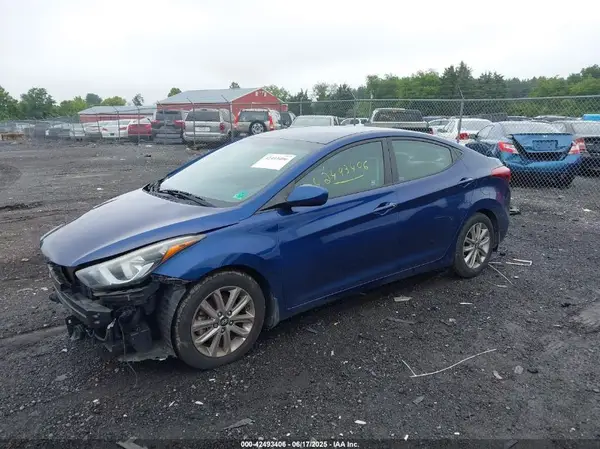 5NPDH4AE1GH732999 2016 HYUNDAI ELANTRA - Image 2