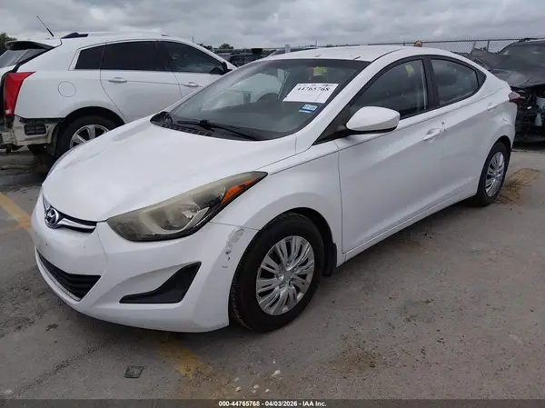 5NPDH4AE1GH733747 2016 HYUNDAI ELANTRA - Image 2
