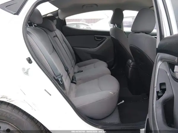 5NPDH4AE1GH733747 2016 HYUNDAI ELANTRA - Image 8