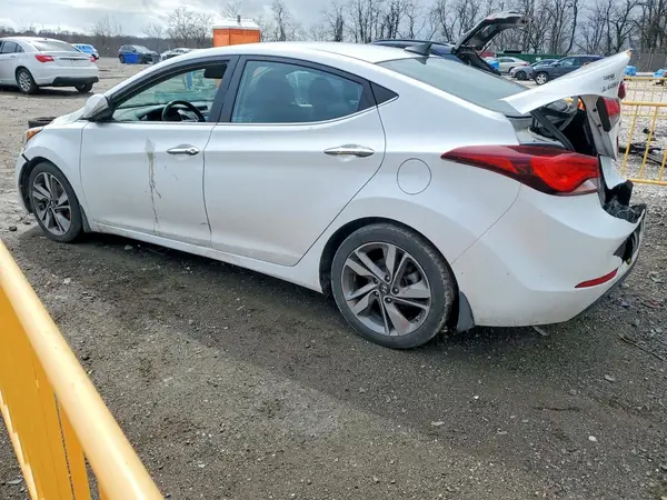 5NPDH4AE1GH733764 2016 HYUNDAI ELANTRA - Image 2