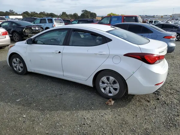 5NPDH4AE1GH735000 2016 HYUNDAI ELANTRA - Image 2