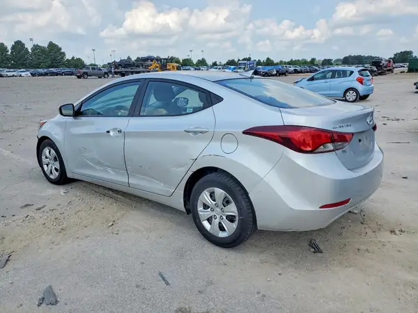 5NPDH4AE1GH735076 2016 HYUNDAI ELANTRA - Image 2