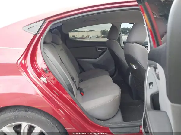 5NPDH4AE1GH735109 2016 HYUNDAI ELANTRA - Image 8