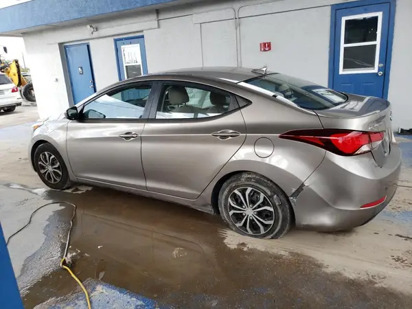 5NPDH4AE1GH735451 2016 HYUNDAI ELANTRA - Image 2