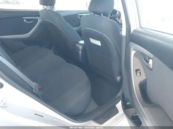 5NPDH4AE1GH736065 2016 HYUNDAI ELANTRA - Image 8