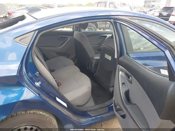 5NPDH4AE1GH736230 2016 HYUNDAI ELANTRA - Image 8