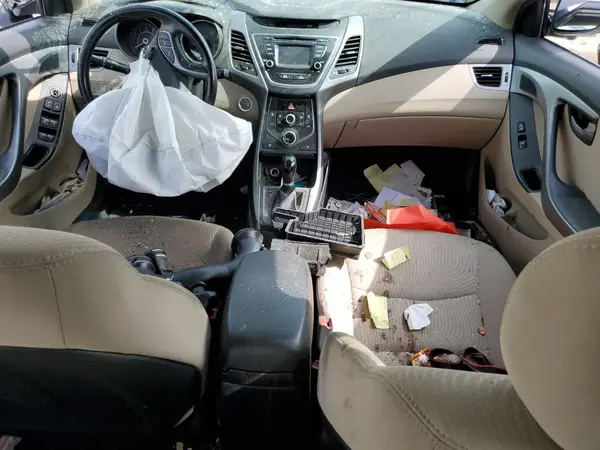 5NPDH4AE1GH737474 2016 HYUNDAI ELANTRA - Image 8