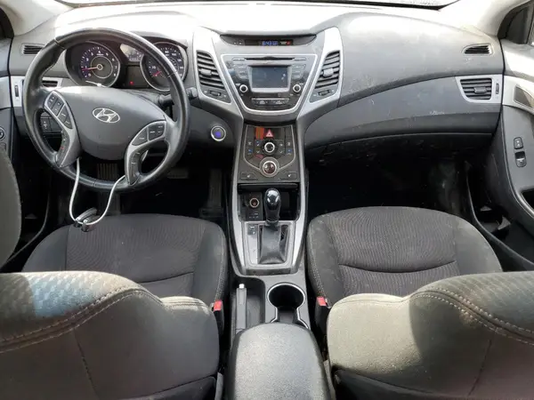 5NPDH4AE1GH738804 2016 HYUNDAI ELANTRA - Image 8