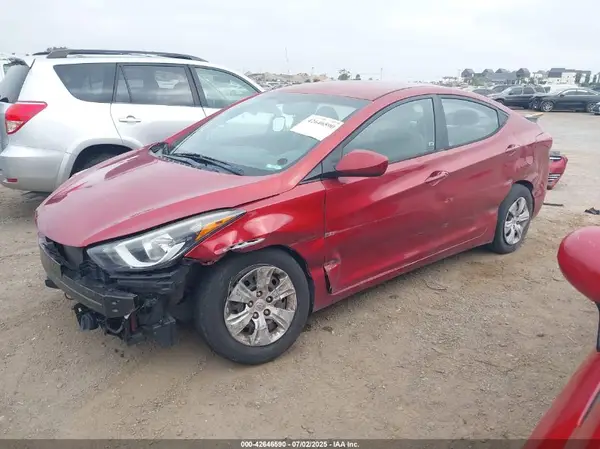 5NPDH4AE1GH741945 2016 HYUNDAI ELANTRA - Image 2