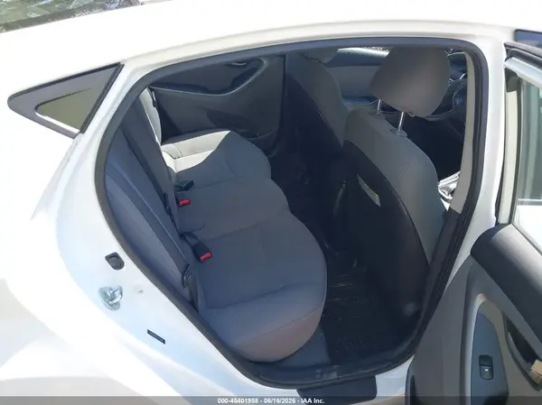 5NPDH4AE1GH742464 2016 HYUNDAI ELANTRA - Image 8