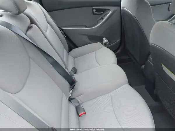 5NPDH4AE1GH742724 2016 HYUNDAI ELANTRA - Image 8