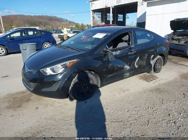 5NPDH4AE1GH743260 2016 HYUNDAI ELANTRA - Image 2