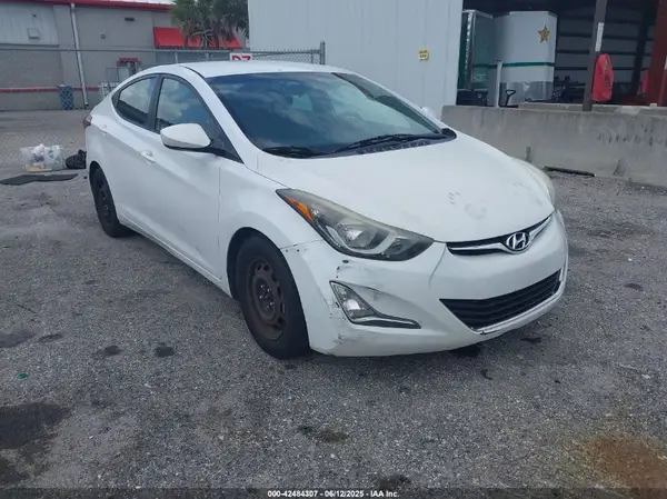 5NPDH4AE1GH743937 2016 HYUNDAI ELANTRA - Image 1