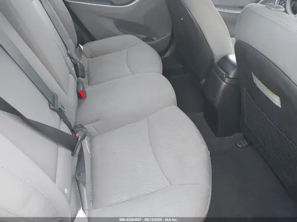 5NPDH4AE1GH743937 2016 HYUNDAI ELANTRA - Image 8