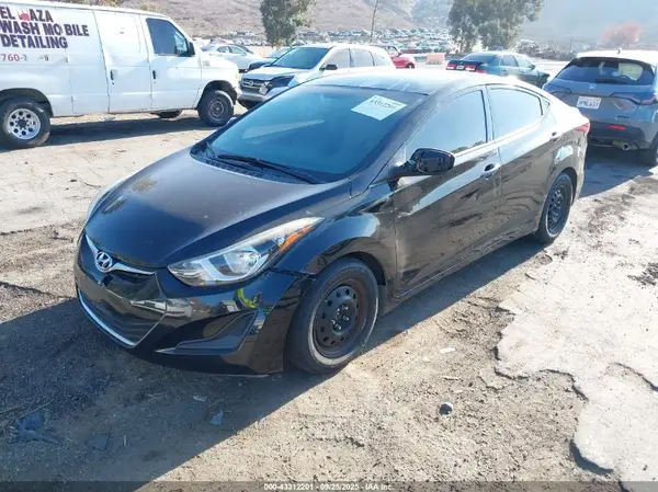 5NPDH4AE1GH747826 2016 HYUNDAI ELANTRA - Image 2