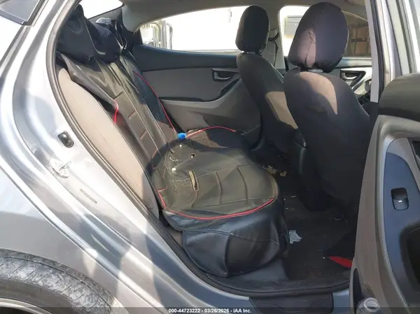 5NPDH4AE1GH747910 2016 HYUNDAI ELANTRA - Image 8