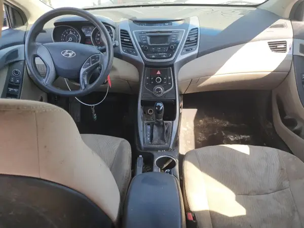 5NPDH4AE1GH748703 2016 HYUNDAI ELANTRA - Image 8