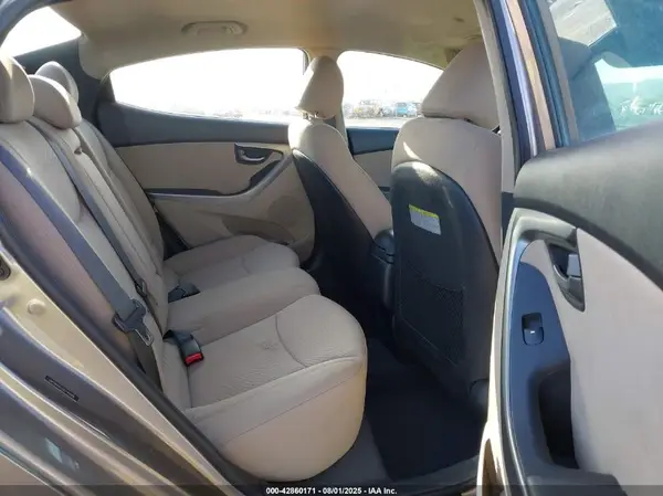 5NPDH4AE1GH749088 2016 HYUNDAI ELANTRA - Image 8