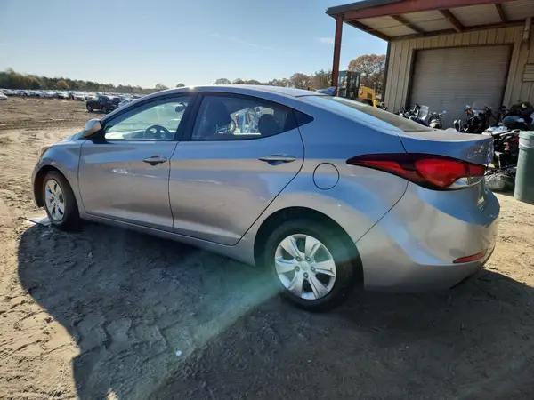 5NPDH4AE1GH750774 2016 HYUNDAI ELANTRA - Image 2