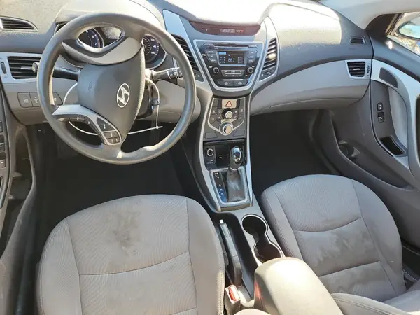 5NPDH4AE1GH750774 2016 HYUNDAI ELANTRA - Image 8