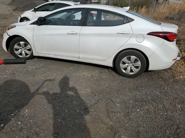 5NPDH4AE1GH751973 2016 HYUNDAI ELANTRA - Image 2