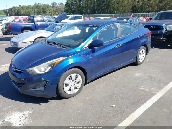 5NPDH4AE1GH752802 2016 HYUNDAI ELANTRA - Image 2