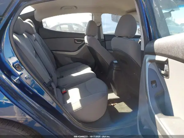5NPDH4AE1GH752802 2016 HYUNDAI ELANTRA - Image 8
