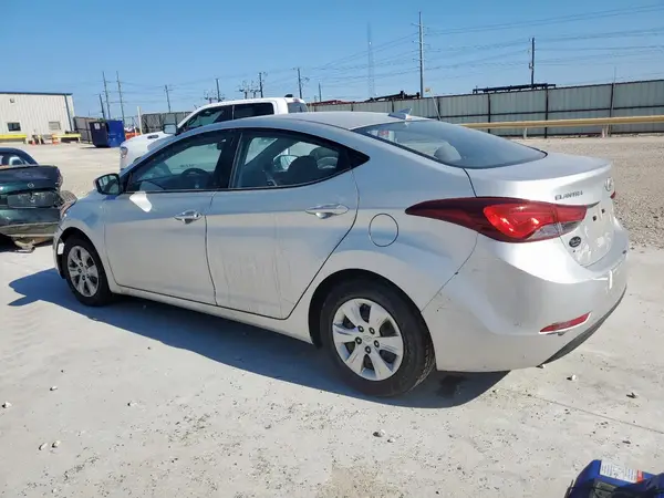 5NPDH4AE1GH753738 2016 HYUNDAI ELANTRA - Image 2